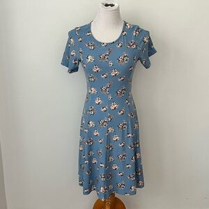 New Look blue and white coquette floral tie-up dress with short sleeves